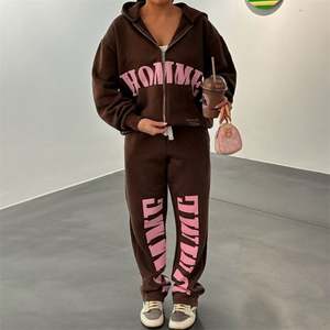 Conjunto de Jogger con capucha estampada personalizada para mujer, recién llegado, trajes de 2 piezas de gran tamaño con cremallera para invierno y otoño, tela de punto informal - Product Image 1