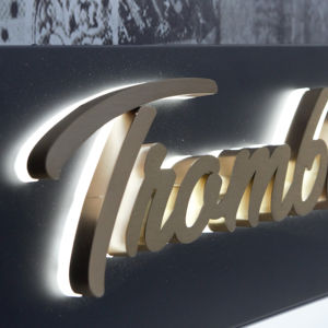 Señalización <span class=keywords><strong>comercial</strong></span> Koncept Señalización 3D Señales personalizadas Señales comerciales Letras iluminadas para promoción <span class=keywords><strong>comercial</strong></span> - Product Image 1