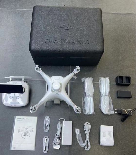 Phantom 4 RTK Low Price Second-hand Centimeter-level Positioning System 7KM Flight Professional Drone for Surveying and Mapping