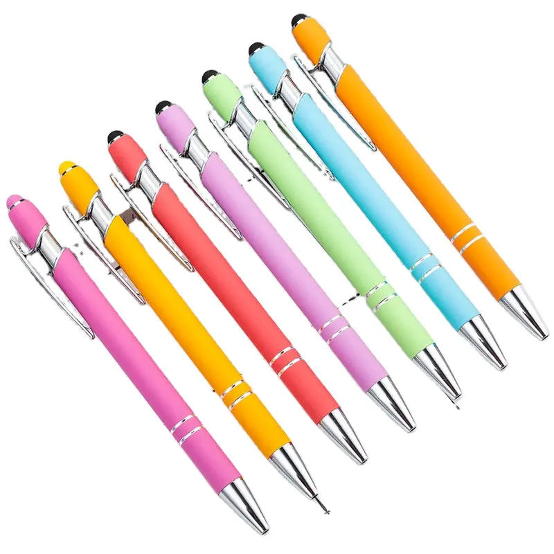 Toptan promosyon özel Logo yumuşak Stylus sevimli pembe çok renkli tükenmez kalemler metalik kalem tükenmez