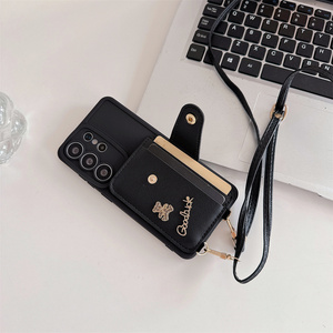 Étui <span class=keywords><strong>de</strong></span> protection <span class=keywords><strong>de</strong></span> luxe pour <span class=keywords><strong>téléphone</strong></span> avec porte-cartes en cuir texturé et breloque ours mignon, pour <span class=keywords><strong>Samsung</strong></span> Galaxy S26 Ultra S25 A56, avec sangle chaîne bandoulière - Product Image 2