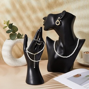 Set de Exhibición de Joyería con Maniquíes: Incluye Busto de Boutique, Soporte para Pendientes, Exhibidor de Mano, Soporte para Pulseras y Anillos - Product Image 2