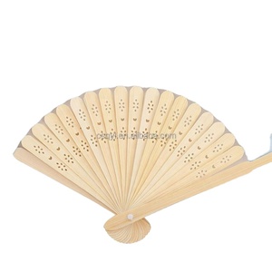 พัดมือพับได้ทำจากผ้าไหมเทียมสีน้ำเงิน พร้อมถุงของขวัญ เหมาะสำหรับงานแต่งงาน งานเลี้ยงฉลอง และของขวัญสำหรับเด็กอ่อน - Product Image 6