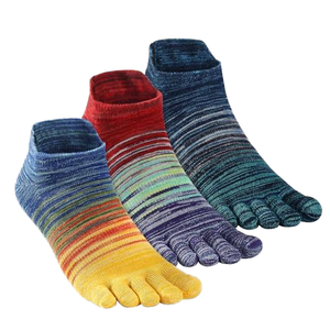Chaussettes de course à cinq doigts avec soutien de la voûte plantaire pour hommes et femmes - Product Image 1