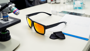 Fuyuanda <span class=keywords><strong>Vaultex</strong></span> Lunettes de sécurité industrielles personnalisées Lunettes de soudage anti-buée et anti-rayures à la mode pour la protection des yeux - Product Image 2