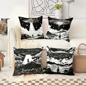 Uzaylı UFO muhatfazalarını temsil eden dört dekoratif kırlent, arka planında şenlikli çoraplarla süslenmiş rahat bir kanepede yer alıyor. - Product Image 2