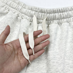 Short baggy en éponge française de haute qualité Short d'été en coton épais de créateur Short de sport graphique perlé personnalisé pour hommes - Product Image 3