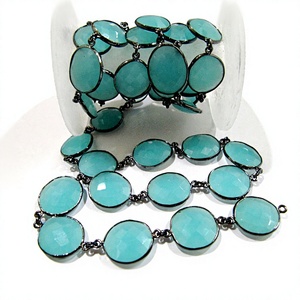 Cadena con conector de bisel de calcedonia natural Aqua de forma libre, se vende por pie - Product Image 1
