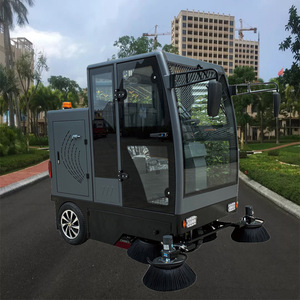 Barredora Eléctrica Autopropulsada XLD 2000 Totalmente Cerrada para Limpieza de Carreteras, Fábricas, Garajes y Estacionamientos - Product Image 2