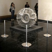 Barrière de contrôle de foule en acier inoxydable durable et réfléchissante, remplissable d'eau, avec base stable et corde optionnelle pour événements, livraison rapide, prix bas