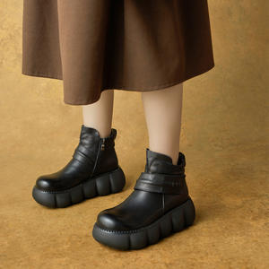 Bottes en Coton Polaire pour Femme, Nouvelles Bottes Martin Confortables en Cuir Véritable Vintage à Bout Rond Large, Fermeture Éclair Latérale, Plateforme et Talon Compensé pour l'Hiver - Product Image 3