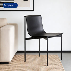 Silla de Comedor de Cuero de Lujo Italiana Moderna con Estructura de Metal Negro - Diseño Súper Cómodo y Duradero para Uso en el Hogar, Oficina y Escuela - Product Image 3