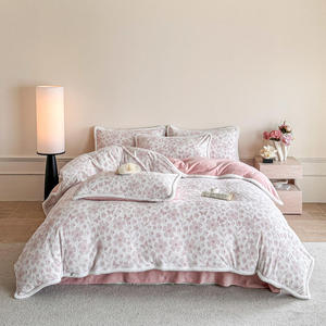 Set di Biancheria da <span class=keywords><strong>Letto</strong></span> in 4 Pezzi in Velluto Lavorato Jacquard con Motivo Rosa Beige Crema - Product Image 6