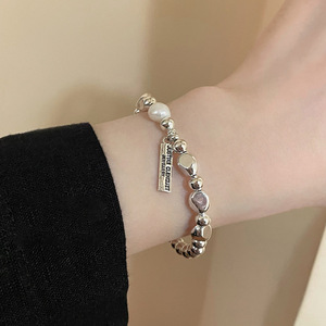 Brazalete de perlas barrocas para mujer, de lujo ligero, estilo sencillo y elegante, con efecto hierro roto, popular entre influencers, venta al por mayor, modelo exclusivo, lujo ligero - Product Image 4