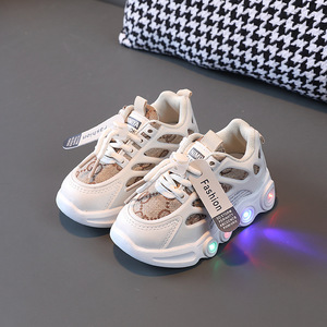 2025 printemps automne LED lumière <span class=keywords><strong>lumineuse</strong></span> chaussures pour garçons filles enfants mode fond souple baskets princesse Style filles sandales - Product Image 3
