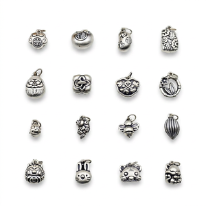 Colgante de Plata de Ley 925 Chapada en Plata S999 con Diseño Geométrico 3D y Otras Gemas, Amuleto de la Suerte Vintage para Fabricación de Joyas - Product Image 1