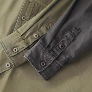 Veste chemise <span class=keywords><strong>grise</strong></span> et verte décontractée pour <span class=keywords><strong>homme</strong></span> Chemise <span class=keywords><strong>de</strong></span> <span class=keywords><strong>travail</strong></span> à manches longues délavée en détresse Loose American Retro pour le printemps et l'automne - Product Image 3