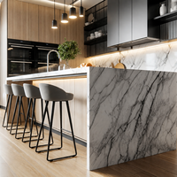 Système d'armoires de cuisine modernes de luxe sur mesure, grand îlot cascade en marbre, armoires modulaires en bois, laque et verre, solution tout-en-un