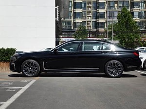 BMW 740Li 2019, berline haut de gamme luxueuse, puissante et confortable, idéale pour les affaires et <span class=keywords><strong>le</strong></span> transport VIP. - Product Image 1