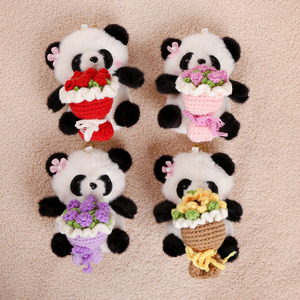 Ciondolo Bouquet <span class=keywords><strong>Panda</strong></span>, Bestseller in Stile Chengdu, <span class=keywords><strong>Panda</strong></span> di Peluche Lavorato a Maglia che Abbraccia Fiori, Piccolo <span class=keywords><strong>Panda</strong></span> in Poliestere e Cotone PP - Product Image 4