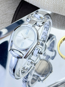 Montre Bracelet Vintage Femme Écologique à Cadran à Aiguilles Quartz, Boîtier 9mm, Cadran 28mm, en Alliage avec Bouton Décoratif - Product Image 6