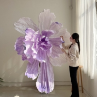 Grandes sculptures florales géantes en plastique – Décoration florale artificielle surdimensionnée pour mariages, centres commerciaux, vitrines et murs décoratifs