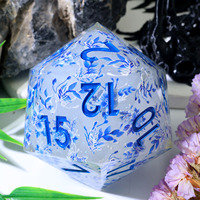 Dés géants faits à la main D20 50mm, dés en résine style porcelaine bleu pailleté, dés RPG à bords vifs avec inscription bleue pour Dungeons & Dragons - L9