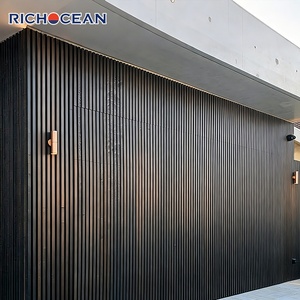 Portes <span class=keywords><strong>de</strong></span> <span class=keywords><strong>garage</strong></span> en aluminium et bois noir avec grille invisible, portail à lattes verticales, clôture industrielle automatique, <span class=keywords><strong>porte</strong></span> <span class=keywords><strong>de</strong></span> <span class=keywords><strong>garage</strong></span> - Product Image 1