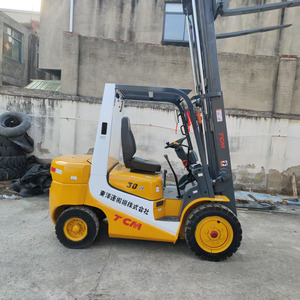 รถยกดีเซล TCM 3T 3M ประสิทธิภาพสูงเครื่องจักรก่อสร้างมือสองสำหรับอุตสาหกรรมค้าปลีกผลิตในประเทศญี่ปุ่น - Product Image 2