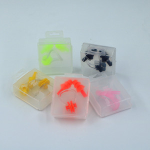 Juego de clip nasal y tapones para los oídos de silicona para natación, deportes acuáticos, niños y adultos, equipo de baño impermeable, rosa, naranja, amarillo - Product Image 1