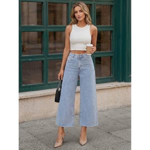 Jeans de mujer de cintura alta, pierna ancha, elásticos, de mezclilla, con corte al tobillo y bajo deshilachado - Product Image 2