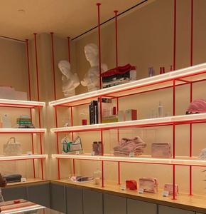 Diseño de Tienda de Regalos, Muebles para Tienda de Estilo de Vida, Muebles para Tienda de Recuerdos, Exhibidores de Techo con LED - Product Image 3