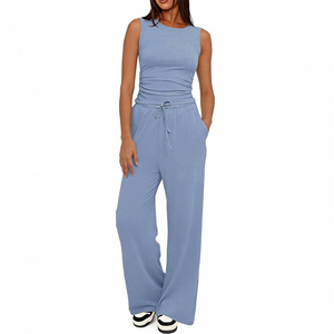 Vêtements de mode pour femmes en gros : Ensemble décontracté streetwear sans manches, col rond, taille haute, jambe large, avec logo sérigraphié - Product Image 2