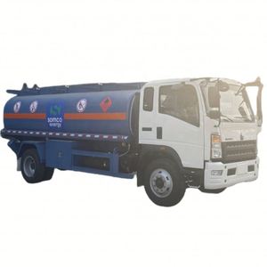 Camion-citerne HOWO 4x2, prix compétitif, capacité de 10 000 litres, camions-citernes diesel et essence Euro 2/3/4/5/6, camion-citerne à huile - Product Image 1