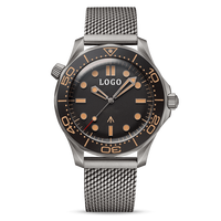 Montre de plongée automatique pour homme avec logo personnalisé, bracelet en titane, cadran noir, index dorés, montre mécanique sport vintage