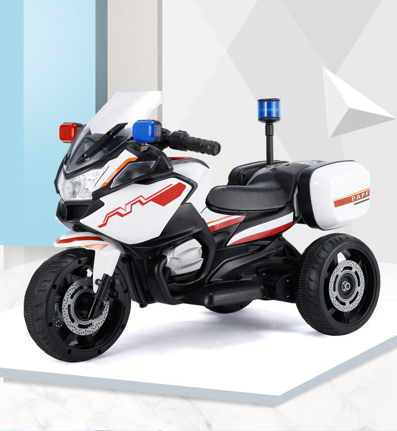 Three-wheeled small white