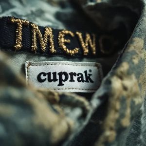 ป้ายทอขนาด 20x70 มม. ป้ายโลโก้ดีไซน์ขายดี ป้ายเสื้อผ้า ป้ายพิมพ์ ป้ายติดเสื้อผ้า - Product Image 1