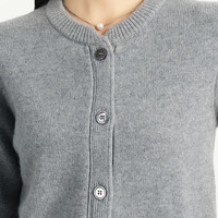 Damen Klassische Luxus-Jacquard-Strickjacken 100% Wolle Maßgefertigter O-Ausschnitt Langarm-Strickmantel