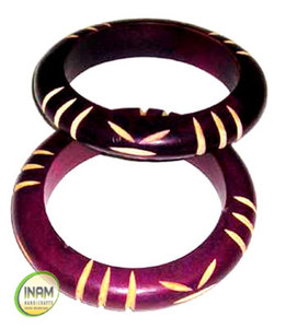 Brazaletes de madera hermosos y de diseñador hechos a mano - Product Image 2