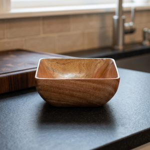 Bol de service carré en bois de manguier artisanal avec finition lisse pour salades, collations et décoration de cuisine écologique naturelle - Product Image 1