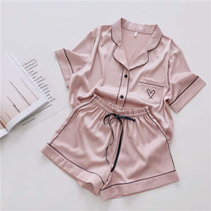 Pyjama d'été à manches courtes en satin imprimé pour femmes <span class=keywords><strong>ensemble</strong></span> deux pièces à col en v séchage rapide lisse glace soie mince lâche maison vêtements costume - Product Image 1