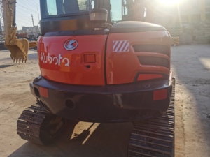 Mini-excavatrice Kubota KX165 d'occasion, d'origine japonaise, hydraulique, sur chenilles, 6 tonnes, certifiée CE, avec accessoires tarière et brise-roche - Product Image 4