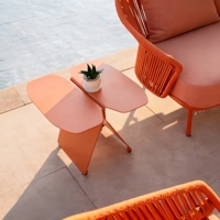 Ensemble table et chaises de salle à manger en aluminium moderne à design papillon, best-seller, pour hôtels, villas, restaurants, zones de loisirs