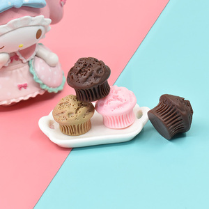 Cabujón de resina con forma de pastelito dulce para decoración de comida en miniatura, arte, manualidades y adornos. - Product Image 5