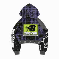 Veste à capuche zippée personnalisée avec empiècements, corps en sergé à carreaux délavé, applique étoile et rivets métalliques, style streetwear