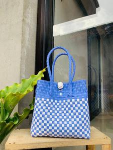 2025 elegante bolsa de plástico Premium tejida a mano patrón Lurik inspirado en el tejido indonesio hecho de materiales reciclados - Product Image 2