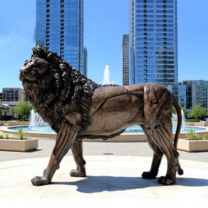 Grande Sculpture d'Animal en Métal pour Extérieur, Grandes Sculptures de Lion en Bronze, Statues d'Entrée en Cuivre et Laiton, Statue de Lion - Product Image 1