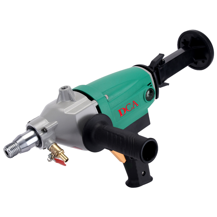 Алмазный сердечник для бурового станка с источником воды из армированного бетона