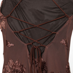 Robe longue maxi personnalisée 2026 pour femme, broderie florale 3D, <span class=keywords><strong>dos</strong></span> <span class=keywords><strong>nu</strong></span>, bretelles spaghetti croisées, épaules dénudées, fabrication OEM Chine - Product Image 4