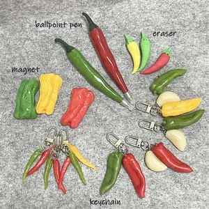 Promosi iklan baru hadiah promosi bisnis hadiah hadiah lucu desain paprika gantungan kunci pena hadiah kecil penghapus magnet